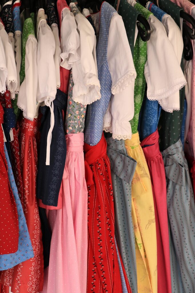 ドレス試着に最適な服装は何ですか？