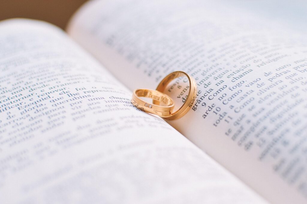 結婚式場の相談はいつから？予約のポイントを知って後悔しないために！