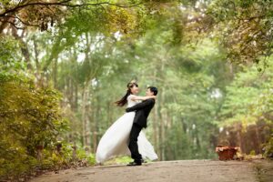 結婚式の会場選びで失敗しないためのサポートはどこに頼むべき？