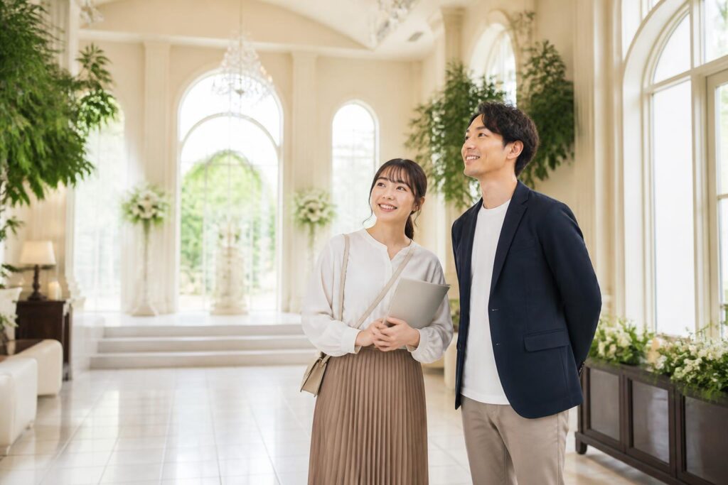 結婚式場の見学で役立つ情報を体験談から知るには？