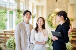 結婚式場の見学で成約特典を受ける条件は？