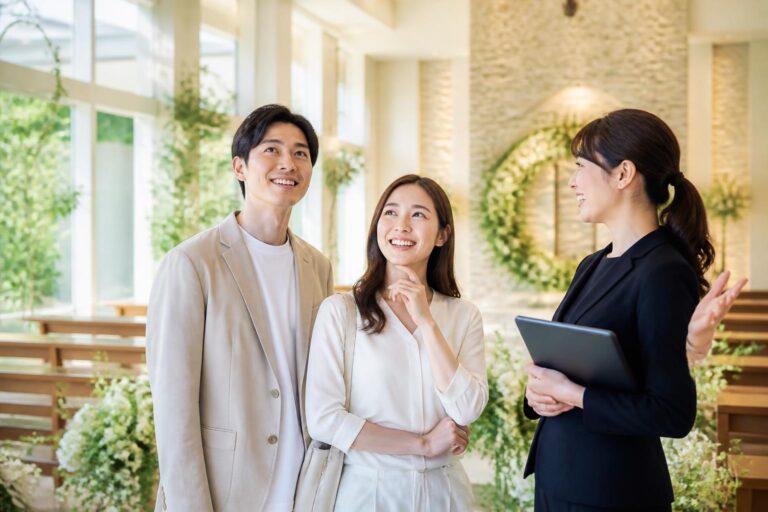結婚式場の見学で成約特典を受ける条件は？